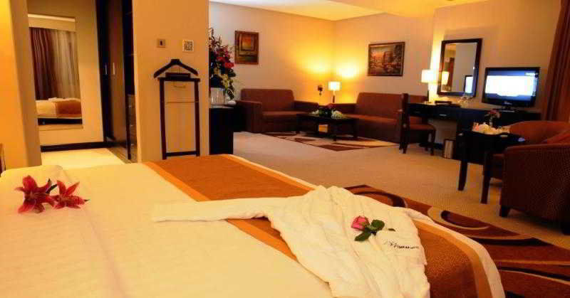 مونرو هوتل&سويتس 4*